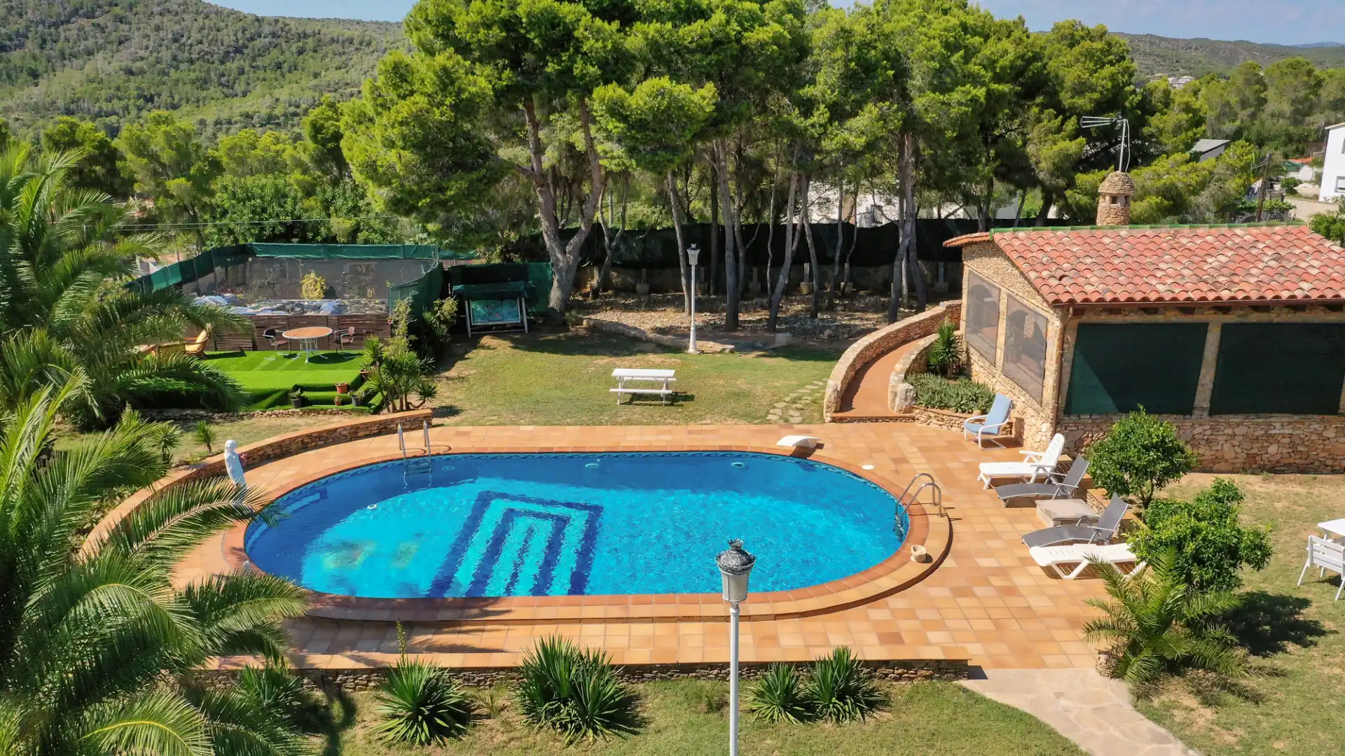 Swimming pool of Houses for sale in El Vendrell  with Private garden, Terrace and Swimming Pool