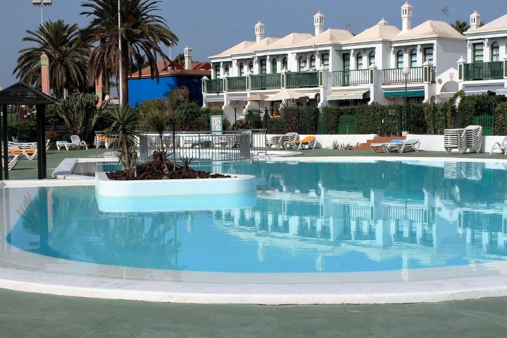 Piscina de Casa o xalet en venda en San Bartolomé de Tirajana amb Aire condicionat, Terrassa i Moblat