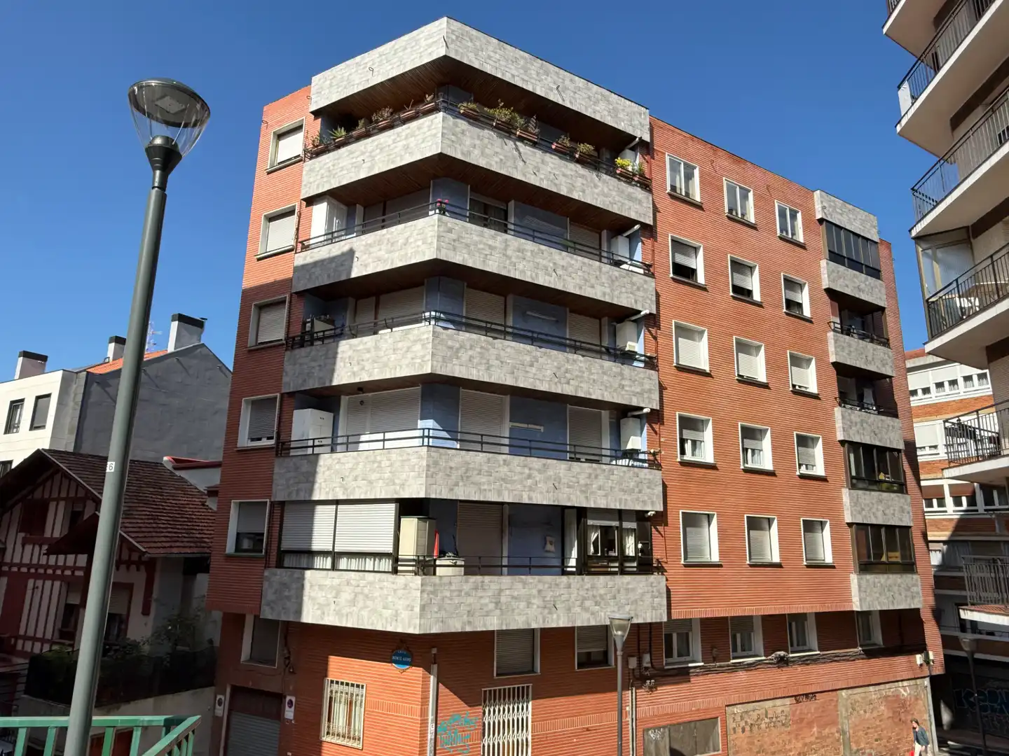Vista exterior de Pis en venda en Bilbao  amb Calefacció, Terrassa i Moblat