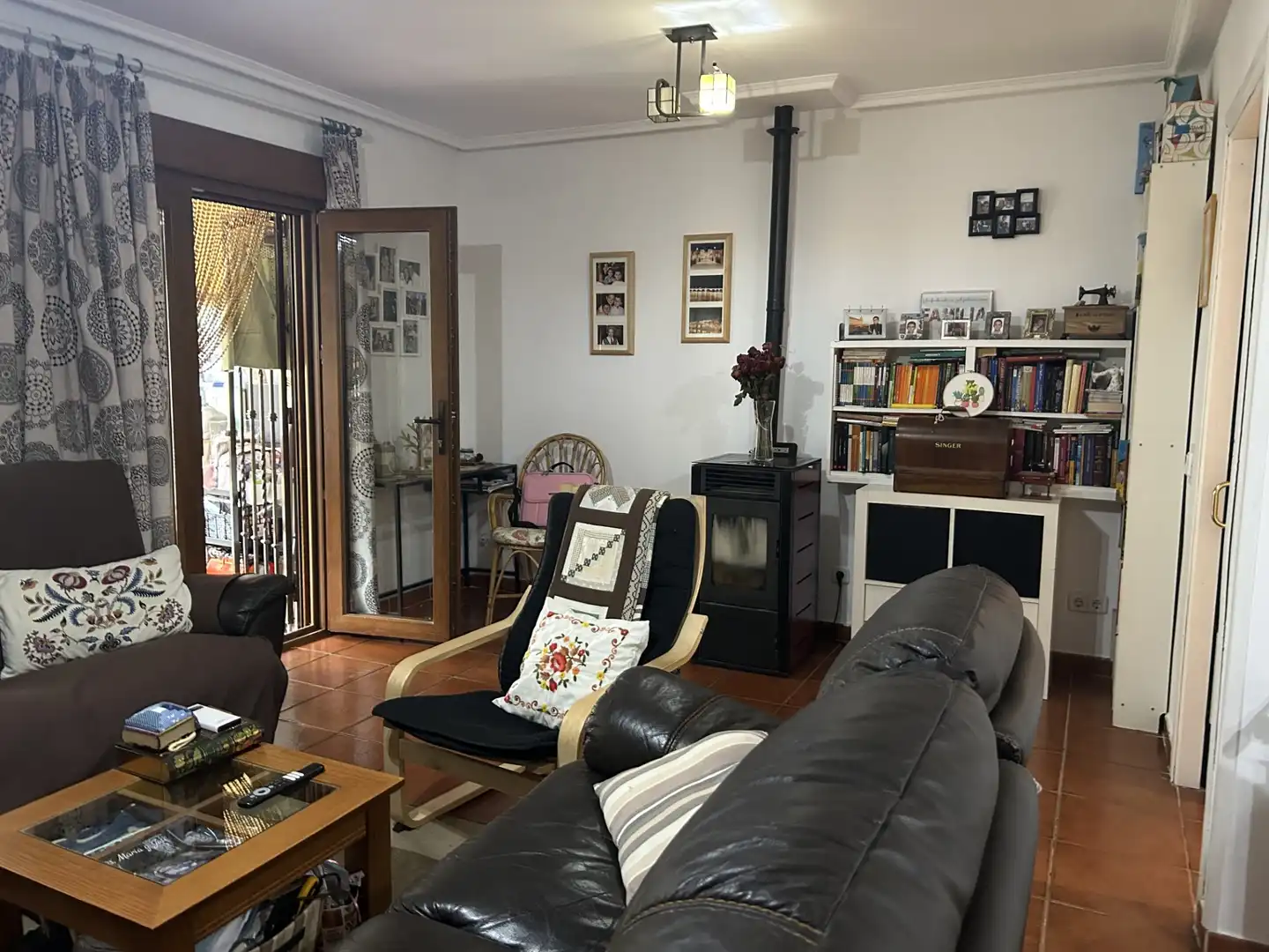 Sala de estar de Casa o chalet en venta en El Escorial con Aire acondicionado, Calefacción y Jardín privado