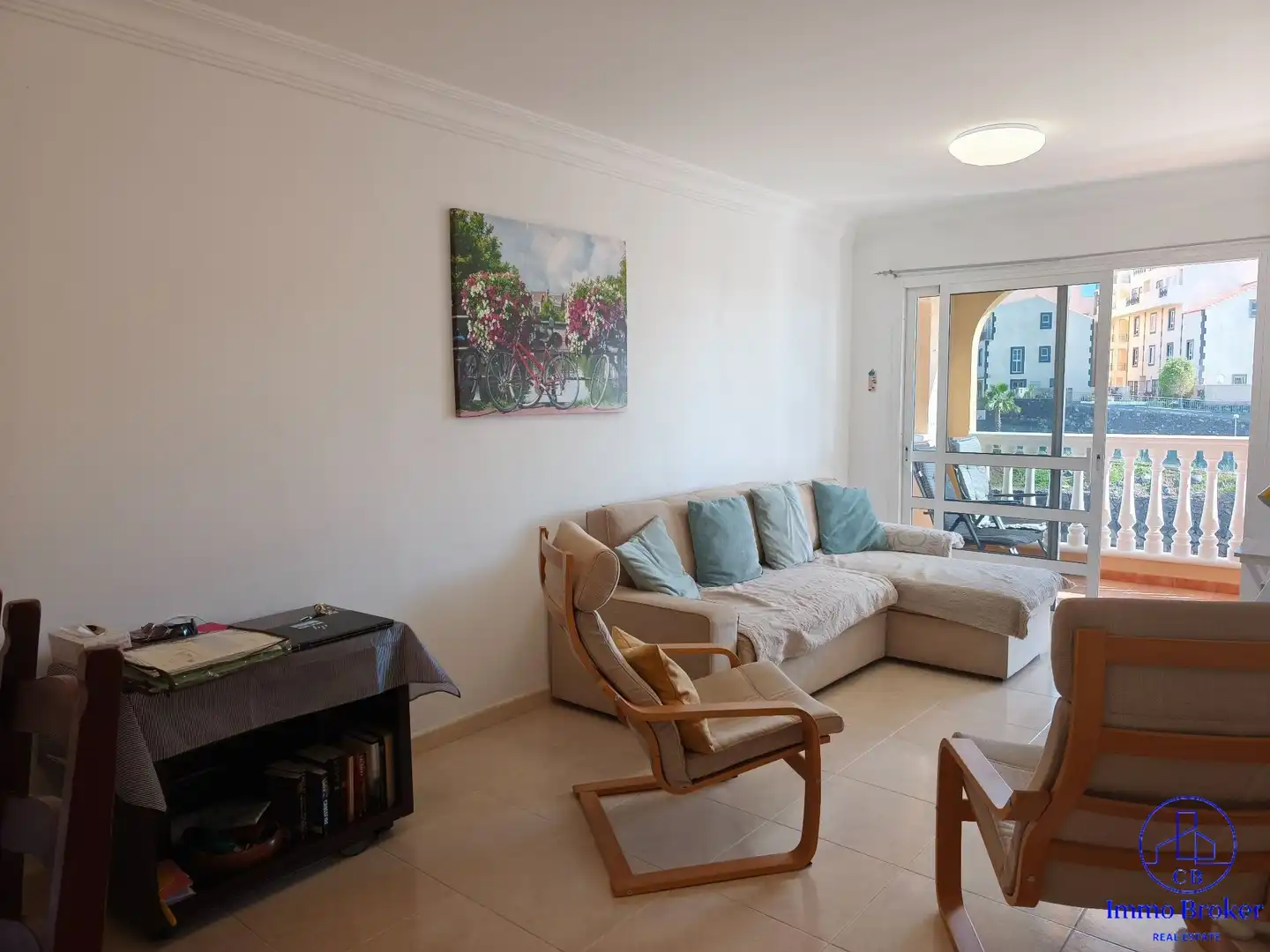 Sala de estar de Piso en venta en Adeje con Amueblado y Piscina comunitaria