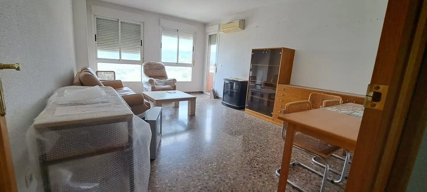 Sala de estar de Piso en venta en Castellón de la Plana / Castelló de la Plana con Aire acondicionado, Trastero y Balcón