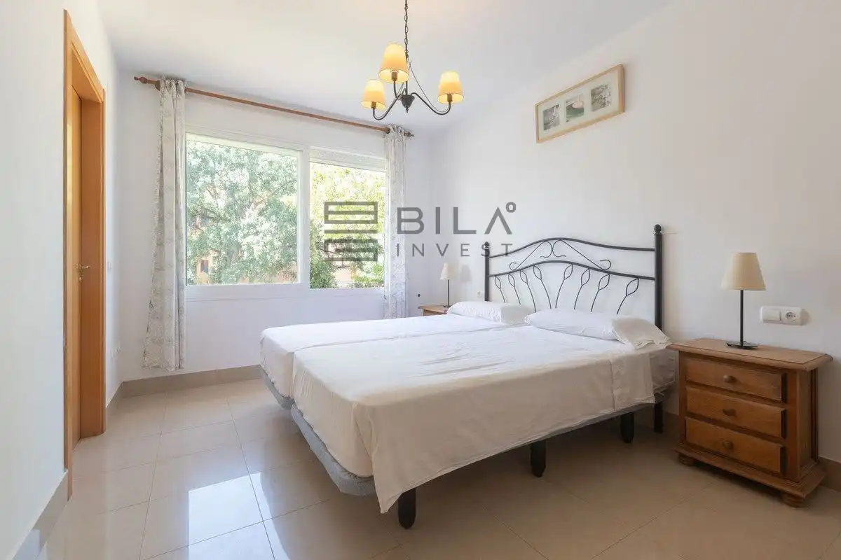 Bedroom of Flat for sale in Marbella  with Air Conditioner, Terrace and Swimming Pool