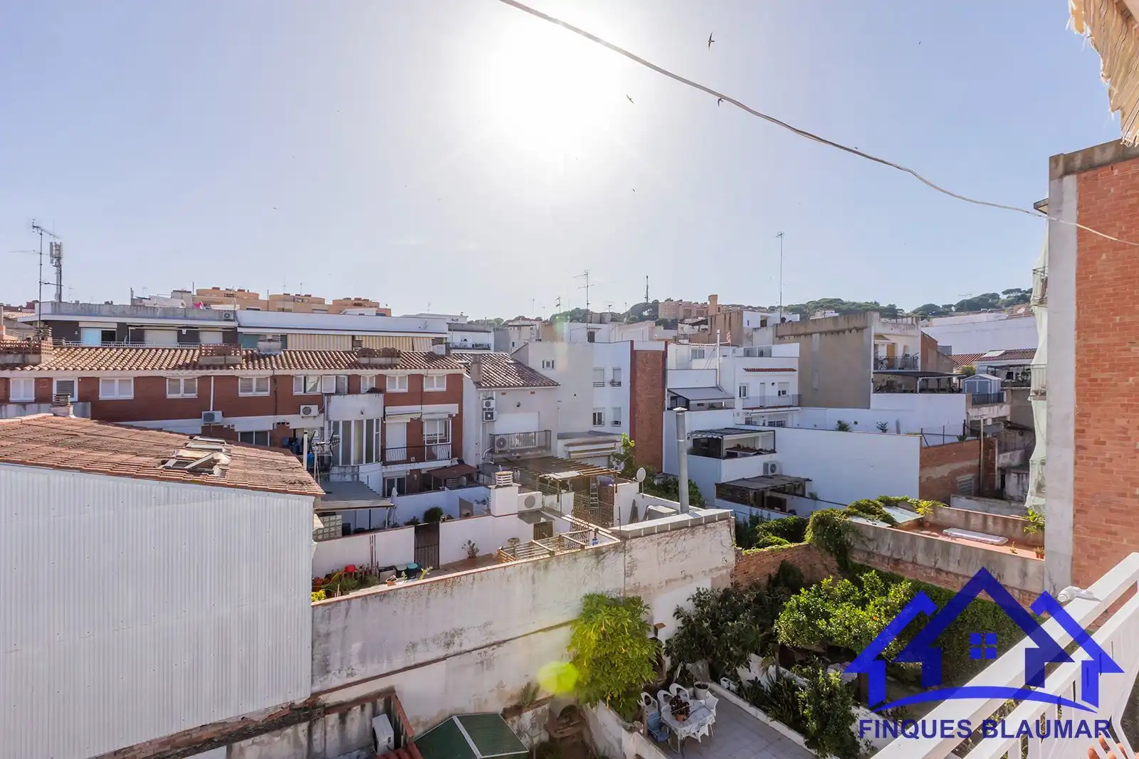 Vista exterior de Pis en venda en Canet de Mar amb Calefacció, Terrassa i Traster