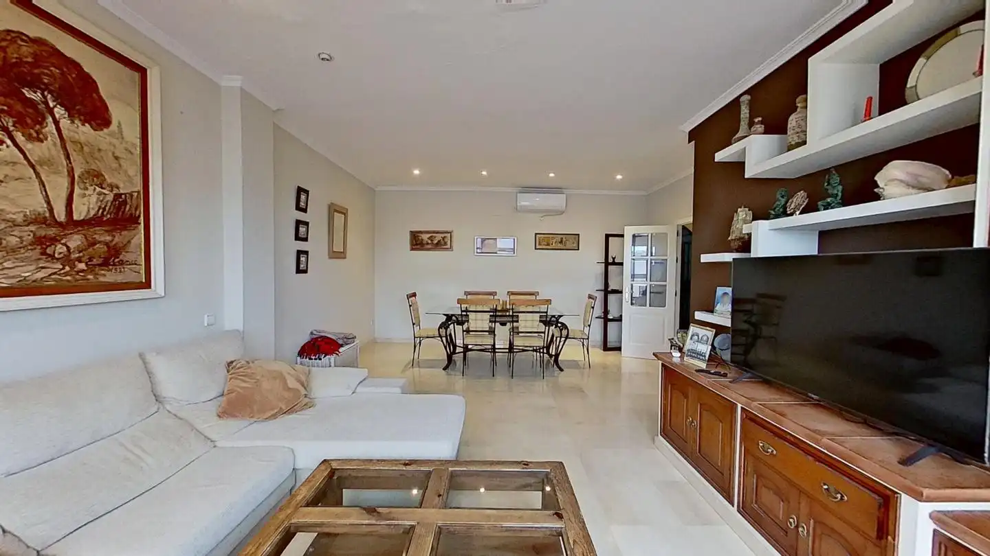 Sala de estar de Casa o chalet en venta en Alcalá de Guadaira con Aire acondicionado y Terraza