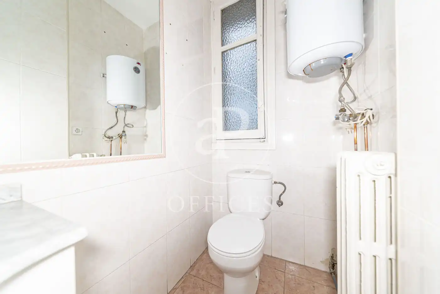 Bathroom of Office for rent in Madrid  with Air Conditioner