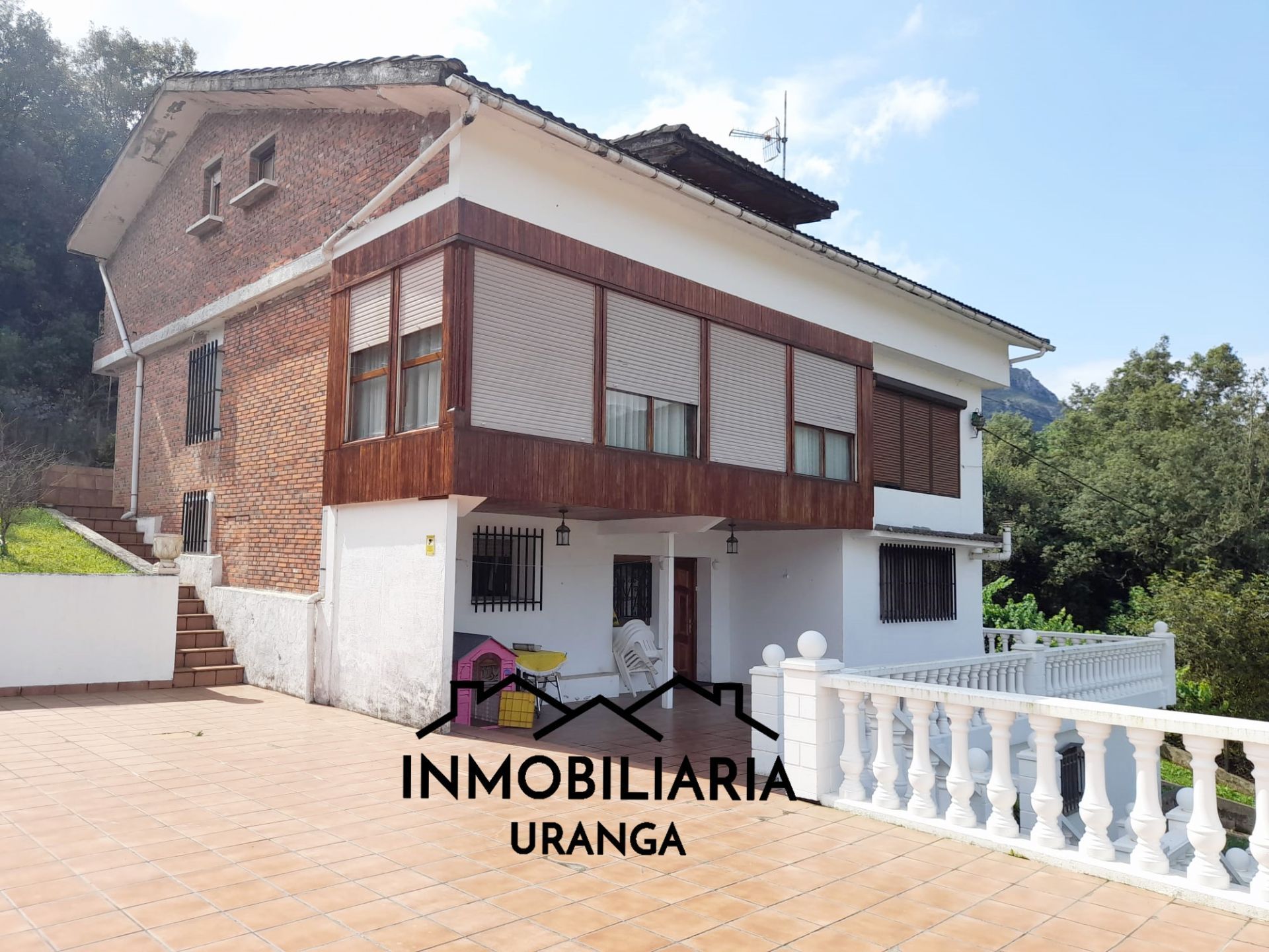 Vista exterior de Casa o chalet en venta en Ramales de la Victoria con Calefacción, Jardín privado y Terraza