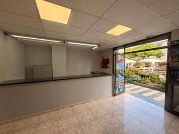 Local comercial en venda a Les Roquetes