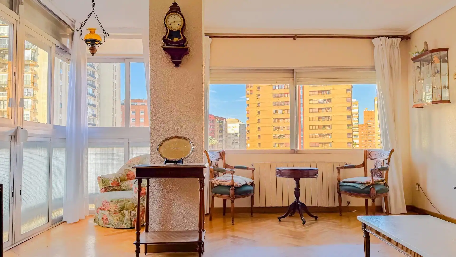 Wohnzimmer von Wohnung zum Verkauf in Valencia mit Klimaanlage, Heizung und Parkett