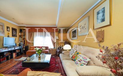 Living room of Flat for sale in  Madrid Capital  with Air Conditioner, Heating and Terrace