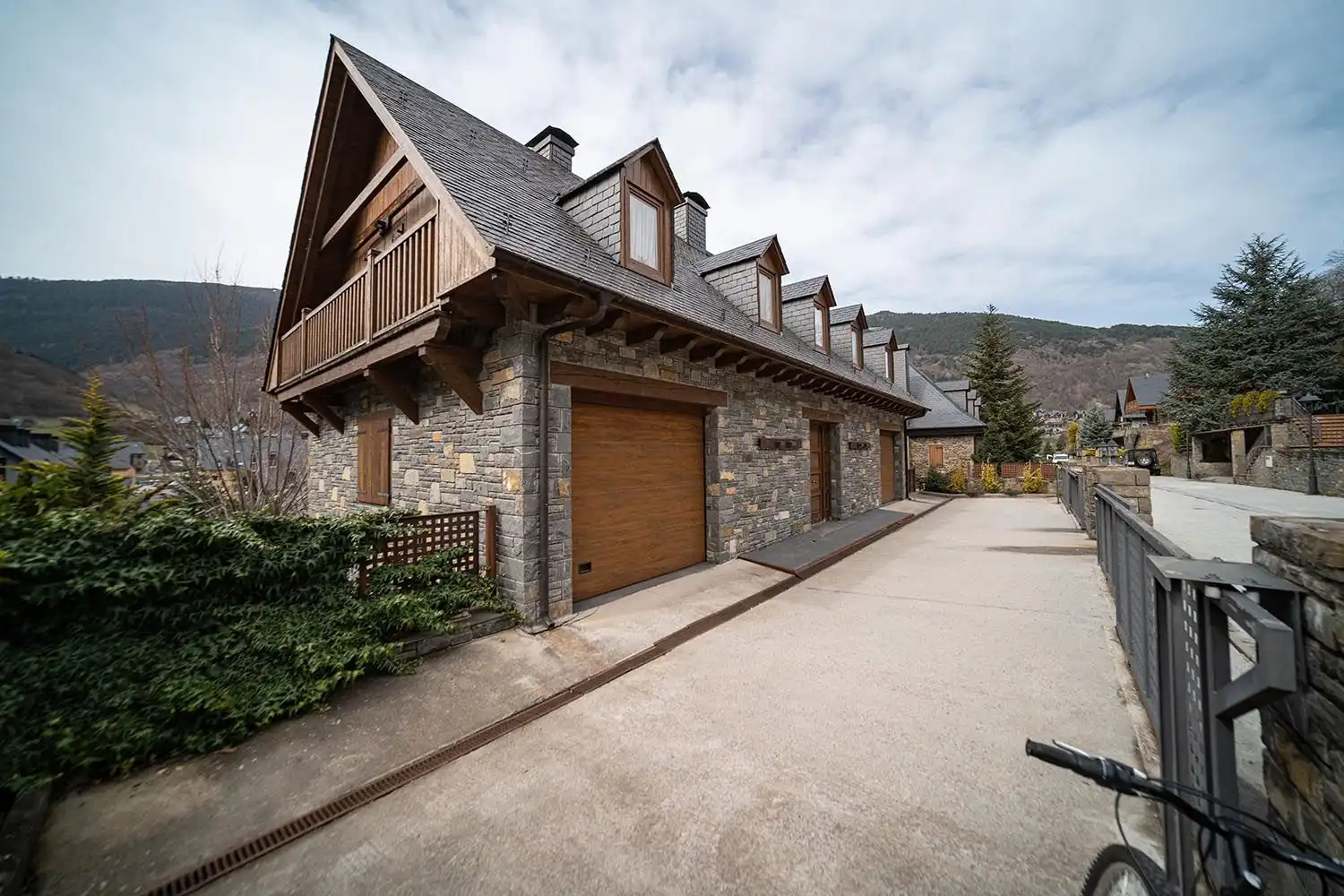 Vista exterior de Casa o chalet en venta en Vielha e Mijaran con Jardín privado, Parquet y Terraza