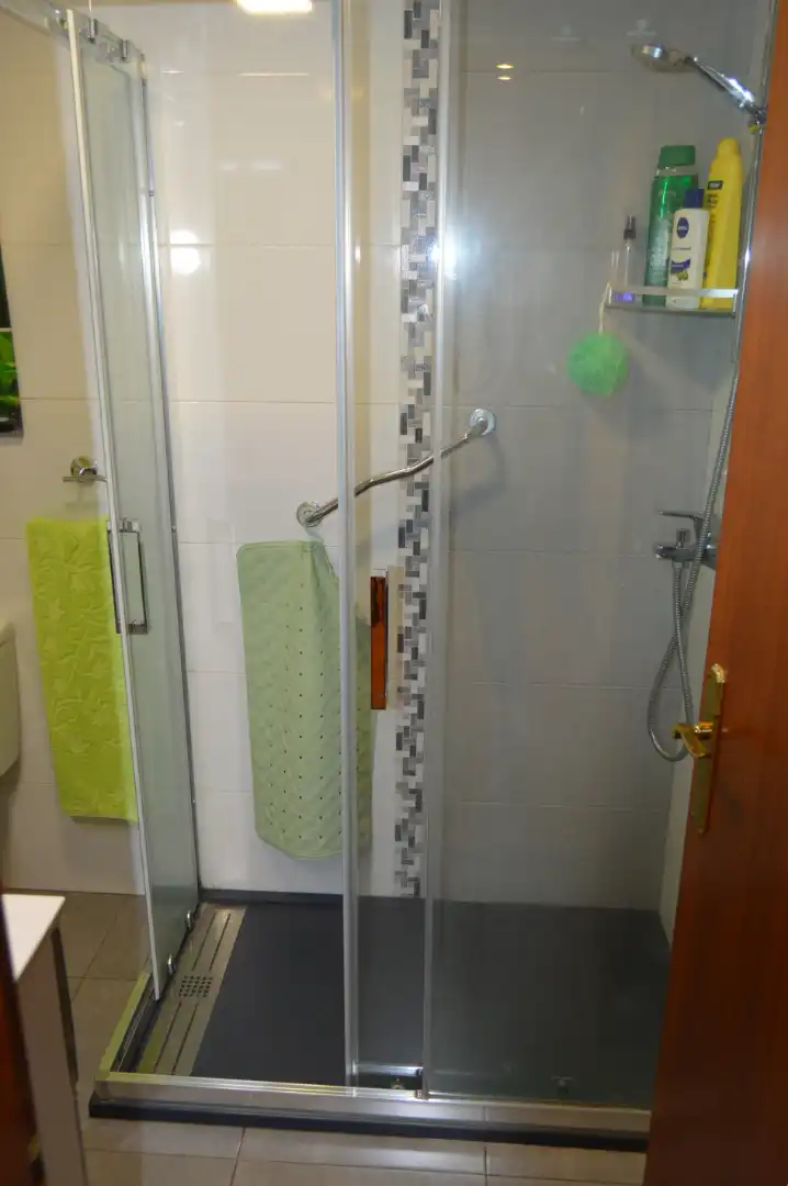 Baño de Piso en venta en Avilés con Calefacción, Parquet y Trastero