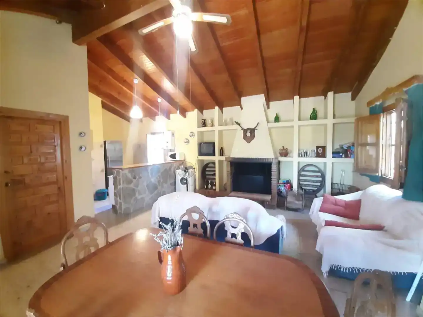 Sala d'estar de Casa o xalet en venda en Quesada amb Jardí privat, Piscina i Moblat