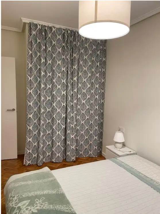 Schlafzimmer von Wohnung zur Miete in Donostia - San Sebastián  mit Heizung, Parkett und Möbliert