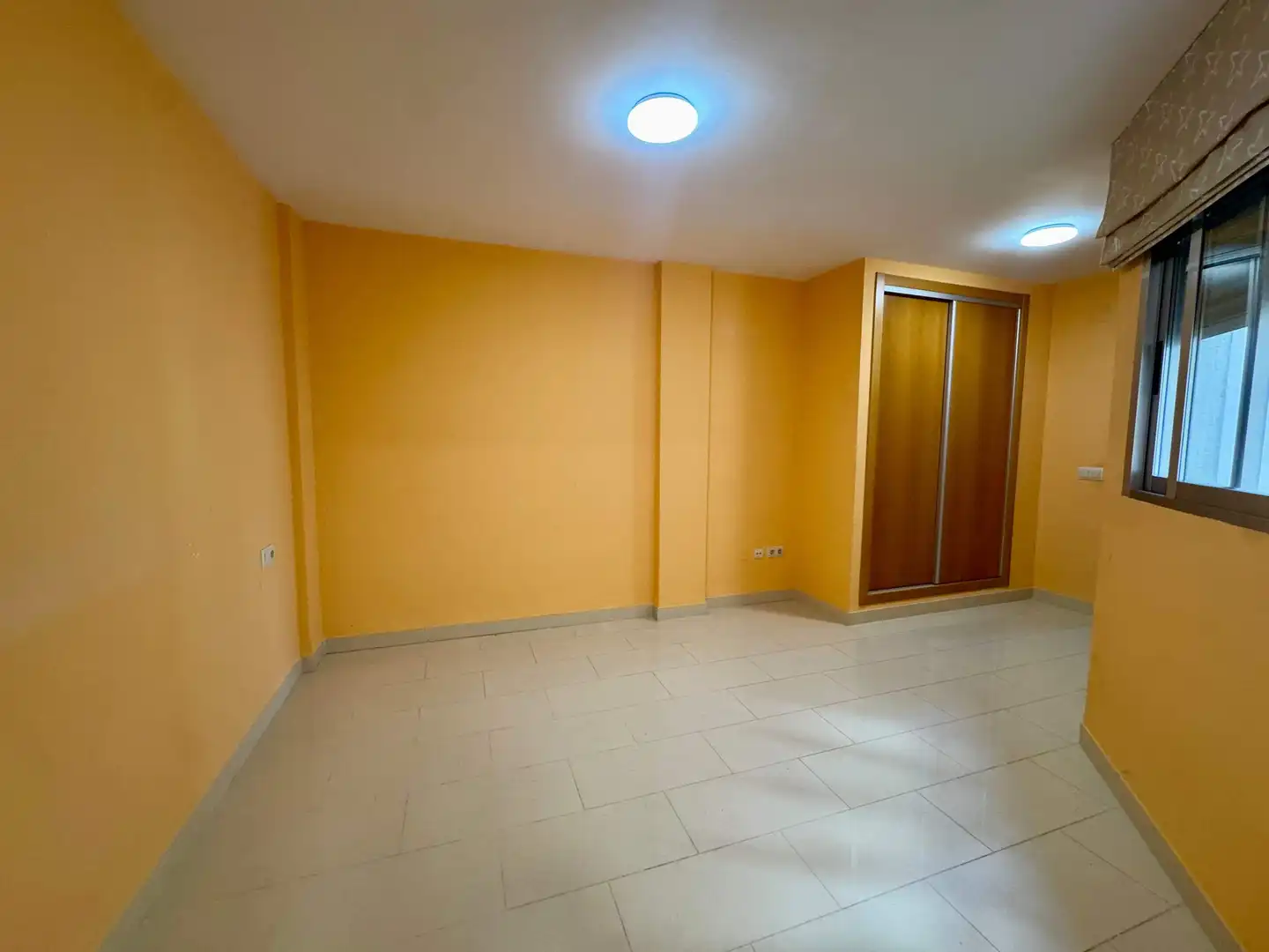 Maisonette zum Verkauf in Gandia mit Klimaanlage