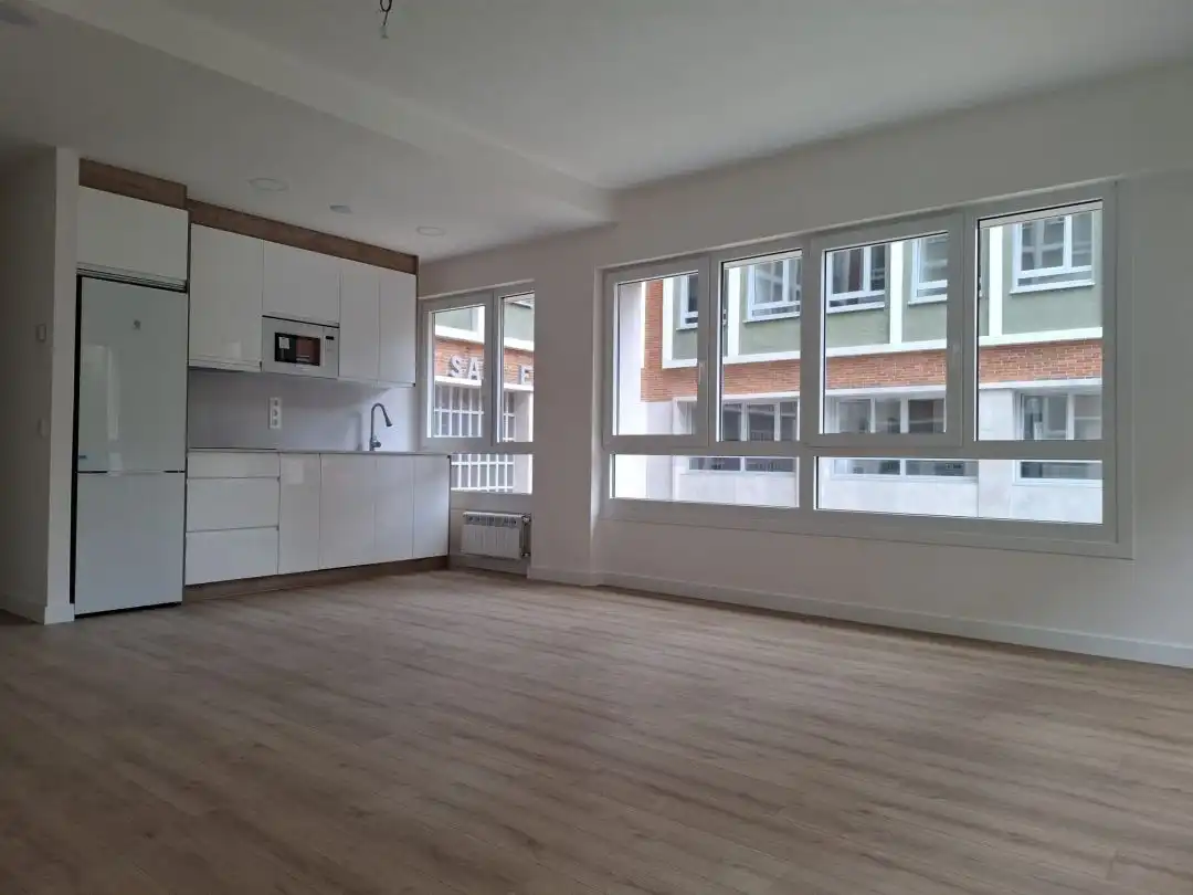 Sala d'estar de Pis en venda en Gijón  amb Calefacció