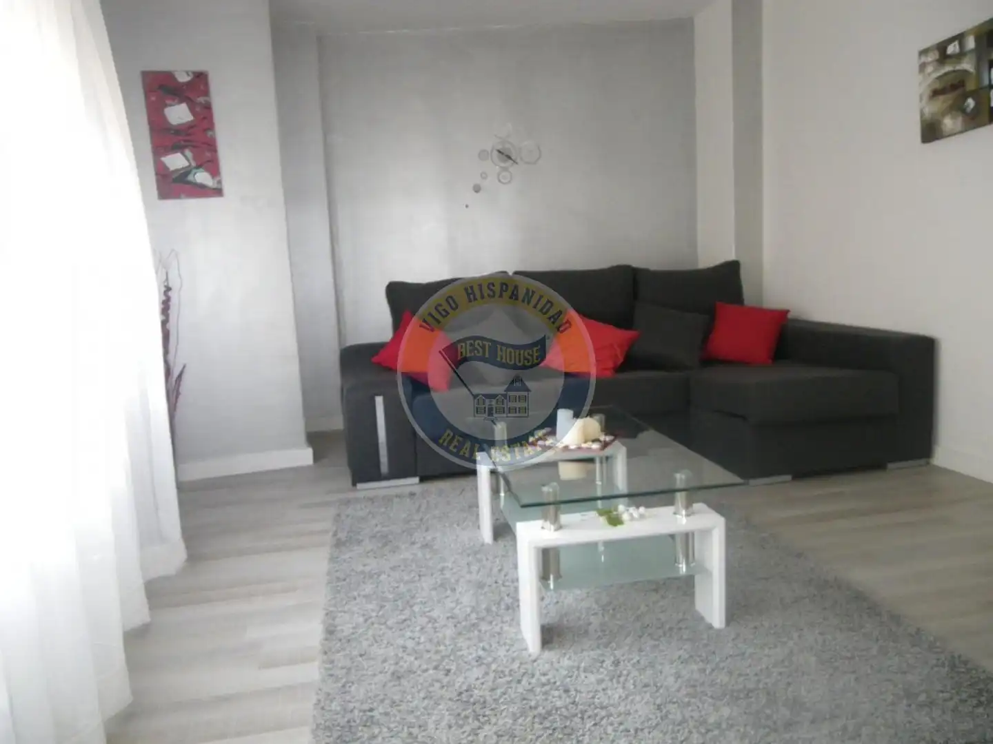 Sala d'estar de Pis de lloguer en Vigo  amb Calefacció i Moblat