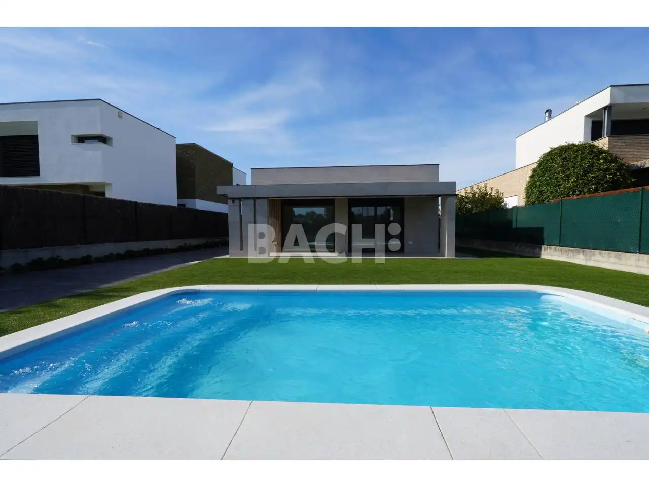 Casa con jardín en venta en Calle til·ler