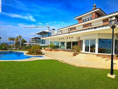 Jardí de Casa o xalet en venda en Torredembarra amb Aire condicionat, Terrassa i Piscina