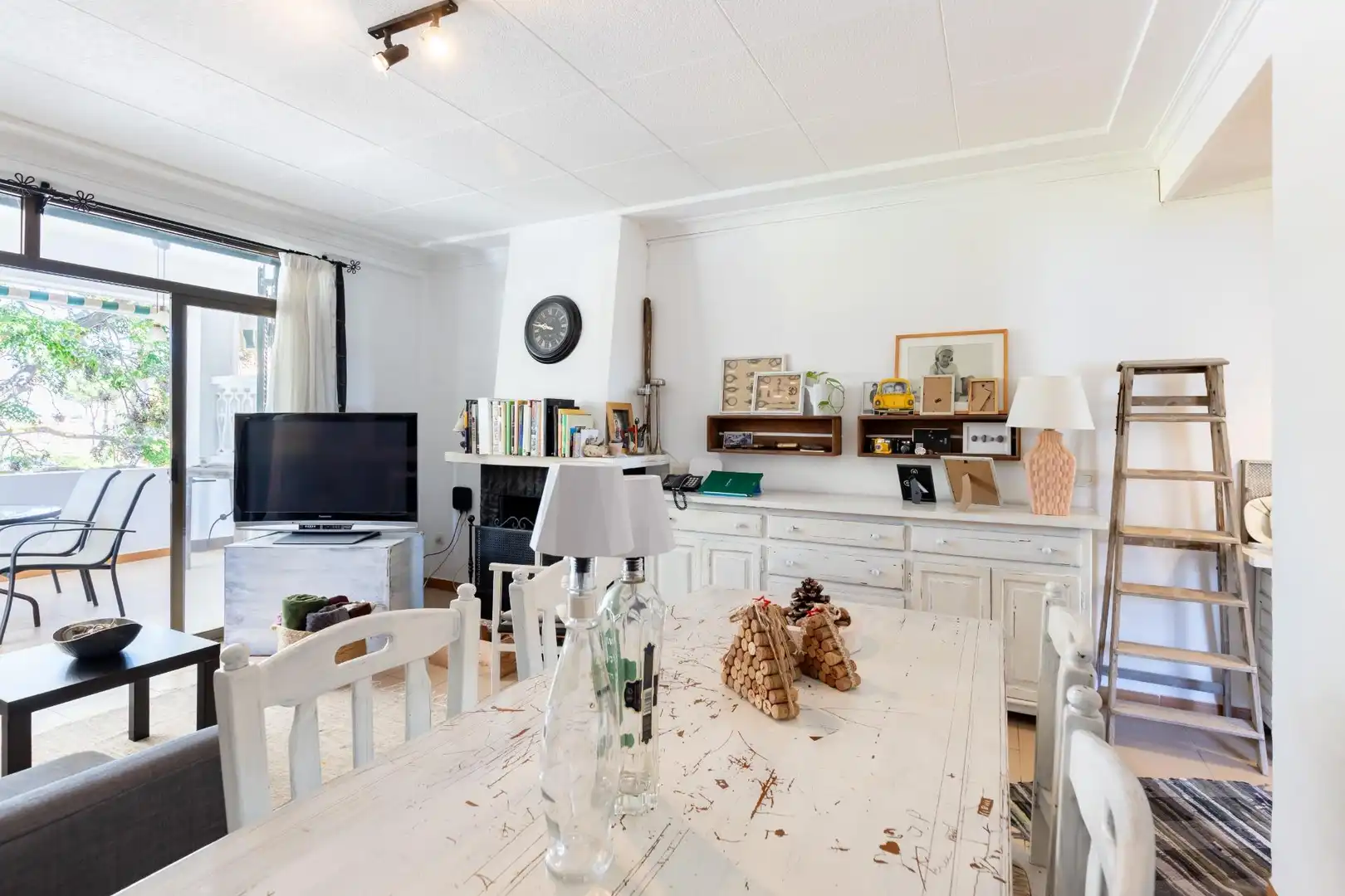 Menjador de Apartament en venda en Calvià amb Aire condicionat, Calefacció i Jardí privat