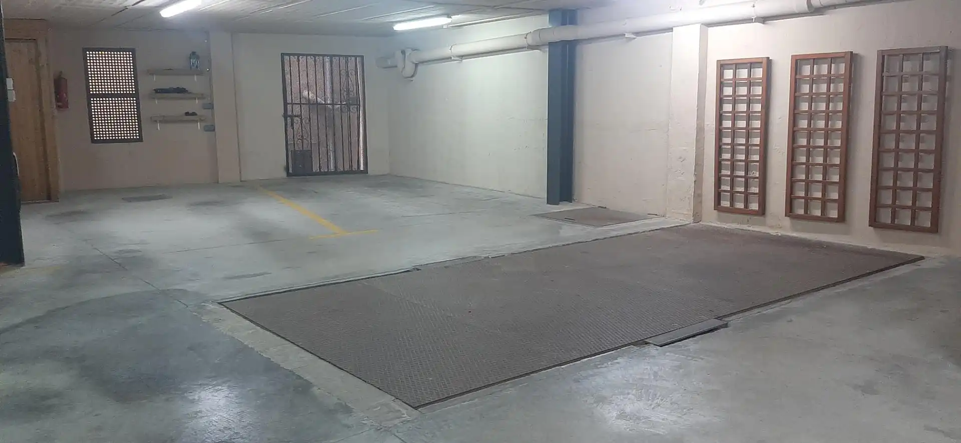 Parking of Flat for rent in Sitges  with Air Conditioner, Heating and Furnished