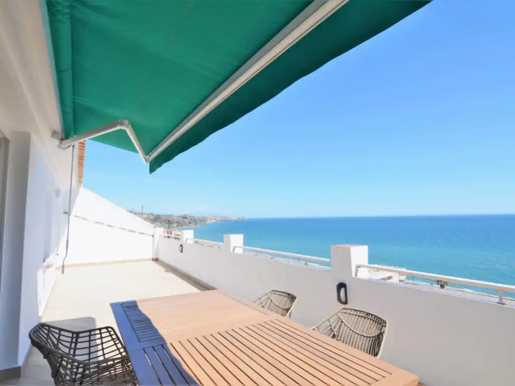 Terrasse von Wohnungen zur Miete in Fuengirola mit Klimaanlage, Schwimmbad und Möbliert