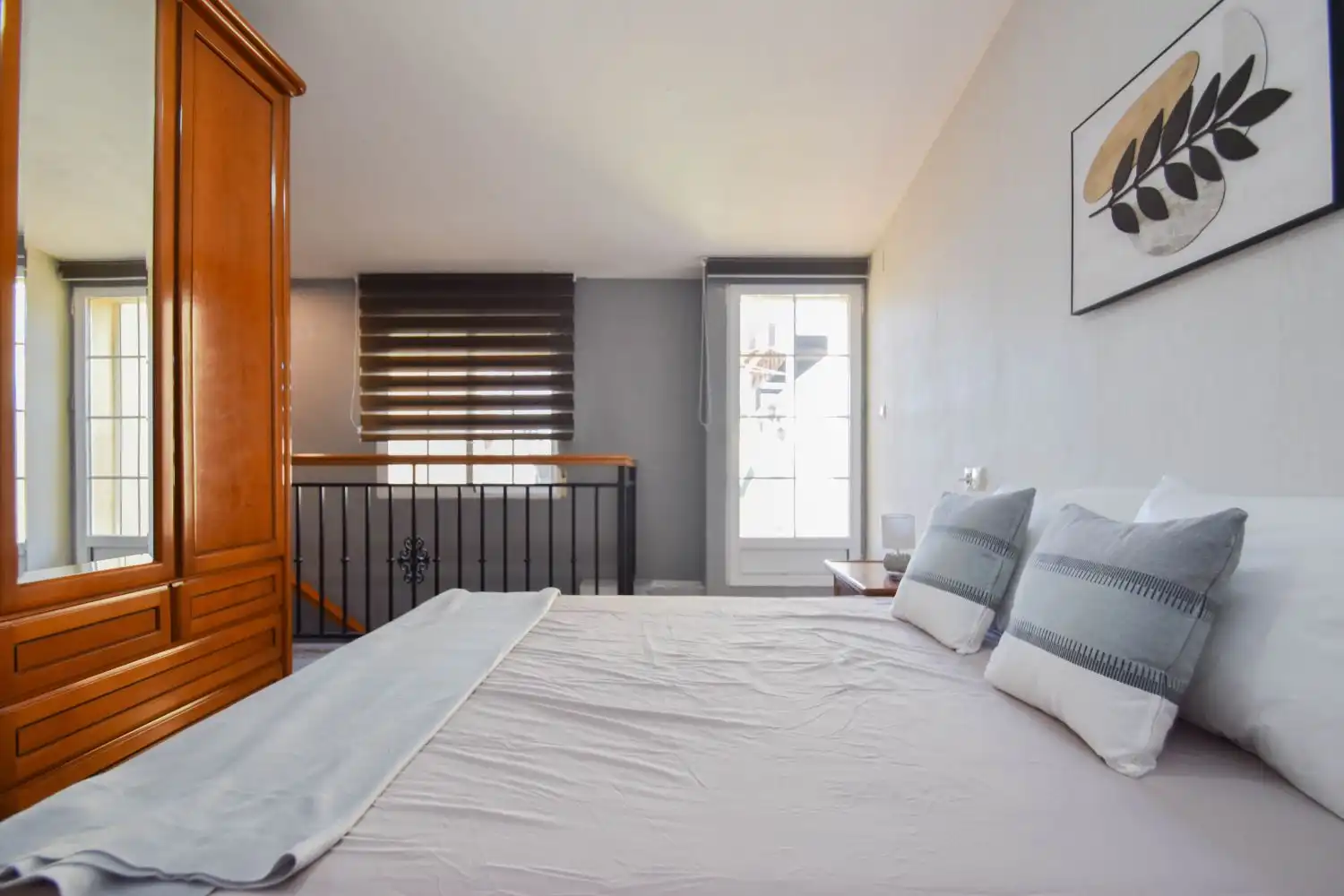 Habitación de Dúplex en venta en Cúllar Vega con Terraza, Trastero y Amueblado