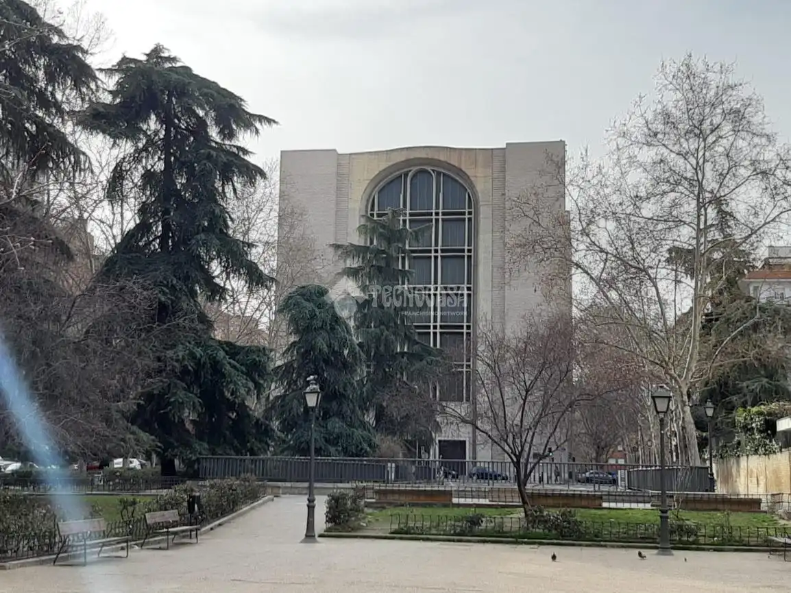 Vista exterior de Piso en venta en Madrid
