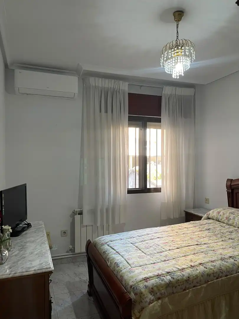 Habitación de Piso en venta en Miralvalle - Av. Virgen del Puerto - La Data 