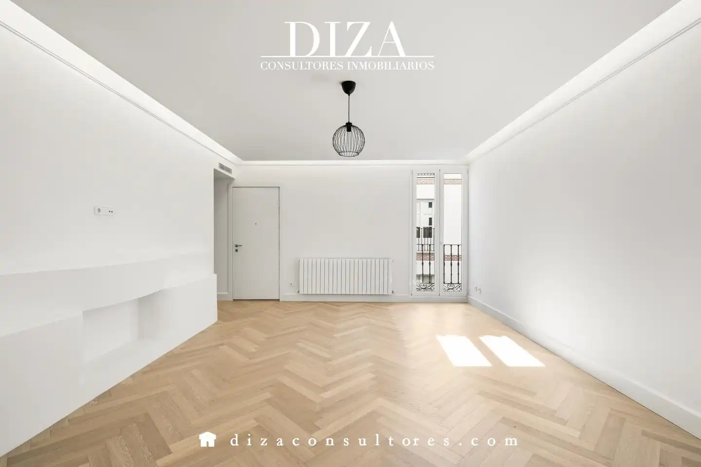 Living room of Flat for sale in Madrid  with Air Conditioner, Heating and Parquet flooring