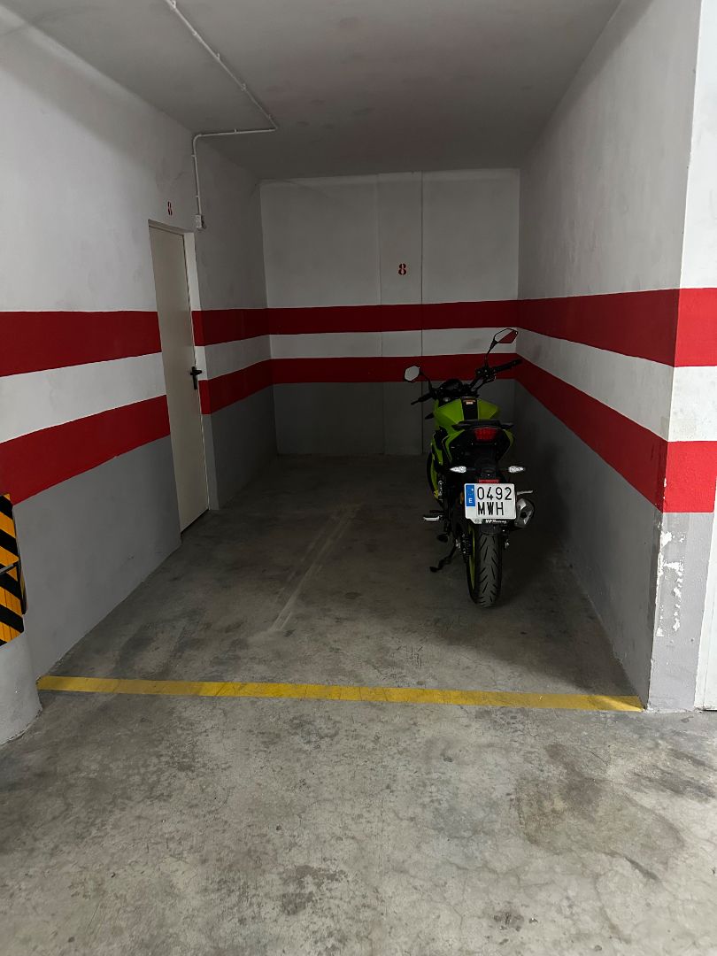 Parkplatz von Garage miete in Monachil