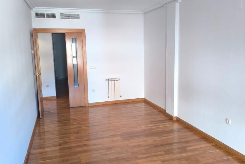 Foto 1 de Pis de lloguer a Industria, Albacete