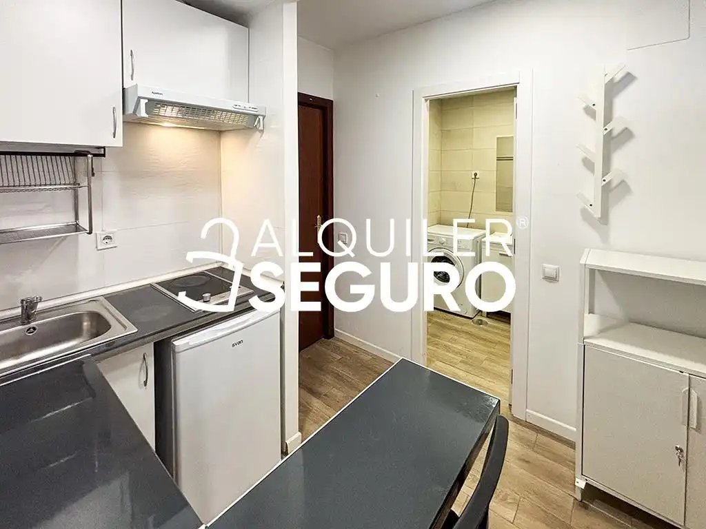 Küche von Wohnung zur Miete in Madrid mit Klimaanlage, Heizung und Möbliert