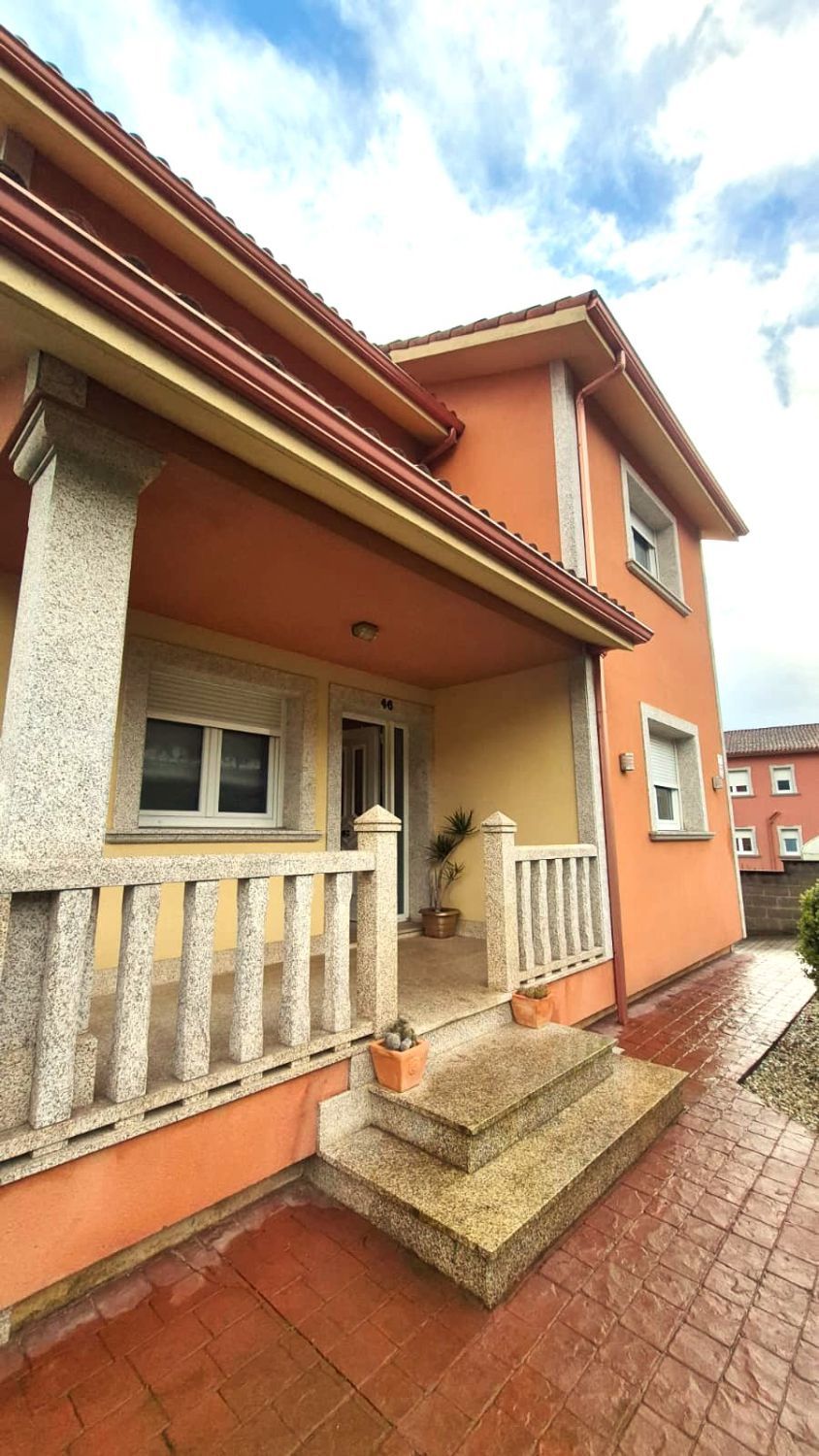 Exterior view of House or chalet for sale in Culleredo  with Air Conditioner, Heating and Parquet flooring