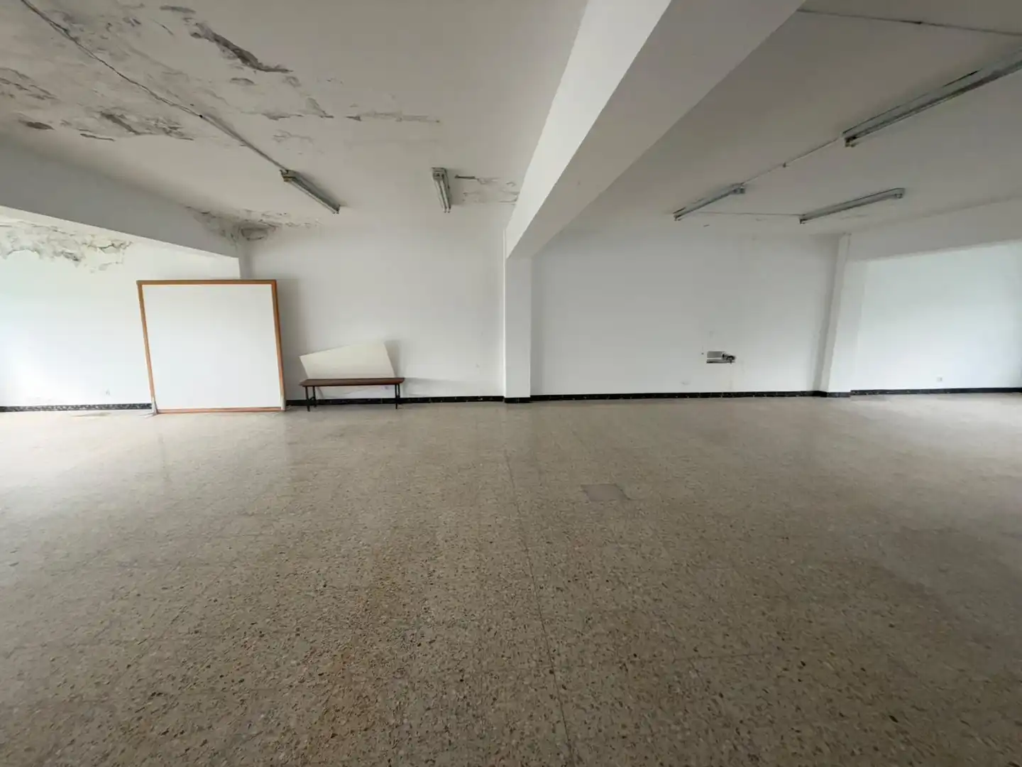 Gewerbefläche zum Verkauf in Avenida Conces, imagen 2