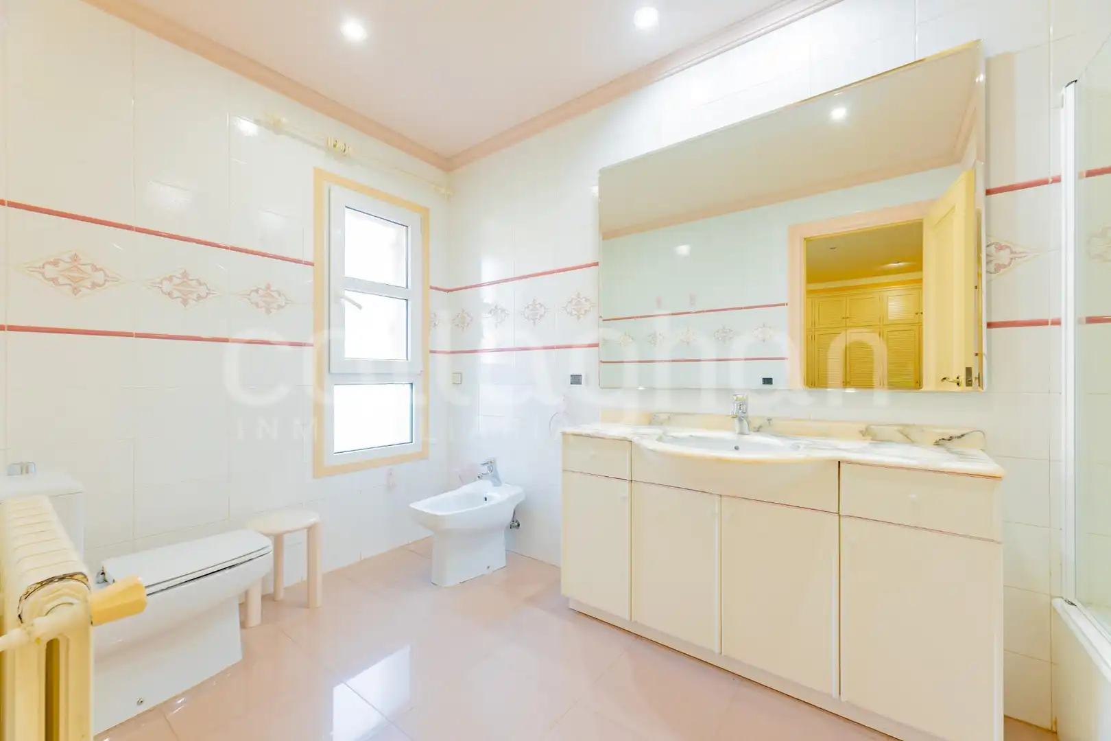 Bathroom of Houses for sale in Godella  with Air Conditioner, Heating and Private garden