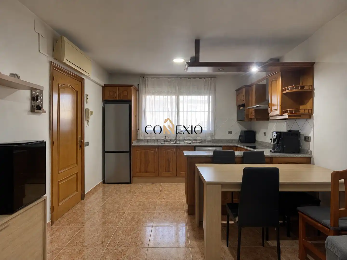 Cuina de Casa adosada en venda en Vilablareix amb Aire condicionat, Calefacció i Parquet