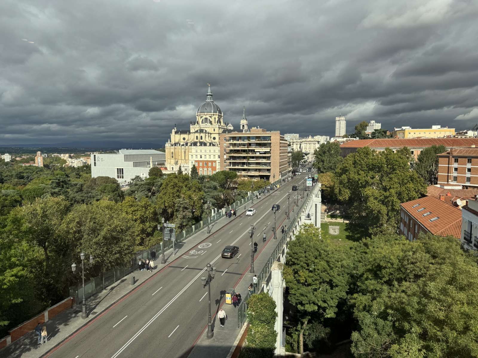Vista exterior de Apartament per a compartir en  Madrid Capital amb Aire condicionat i Terrassa