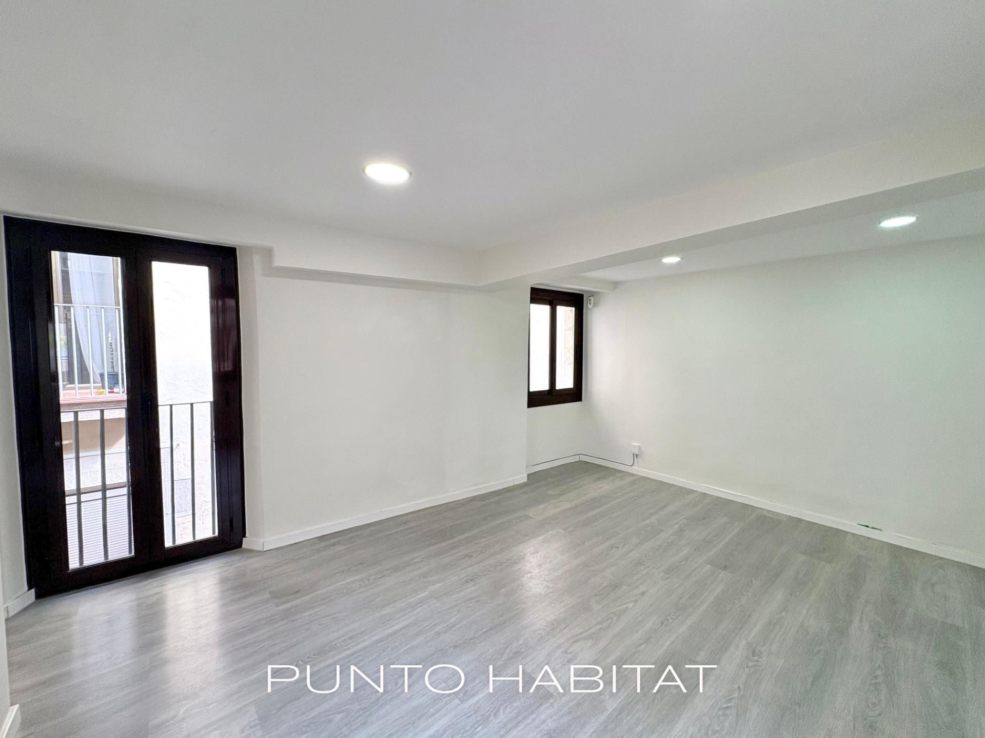 Piso en venta en  Barcelona Capital con Balcón