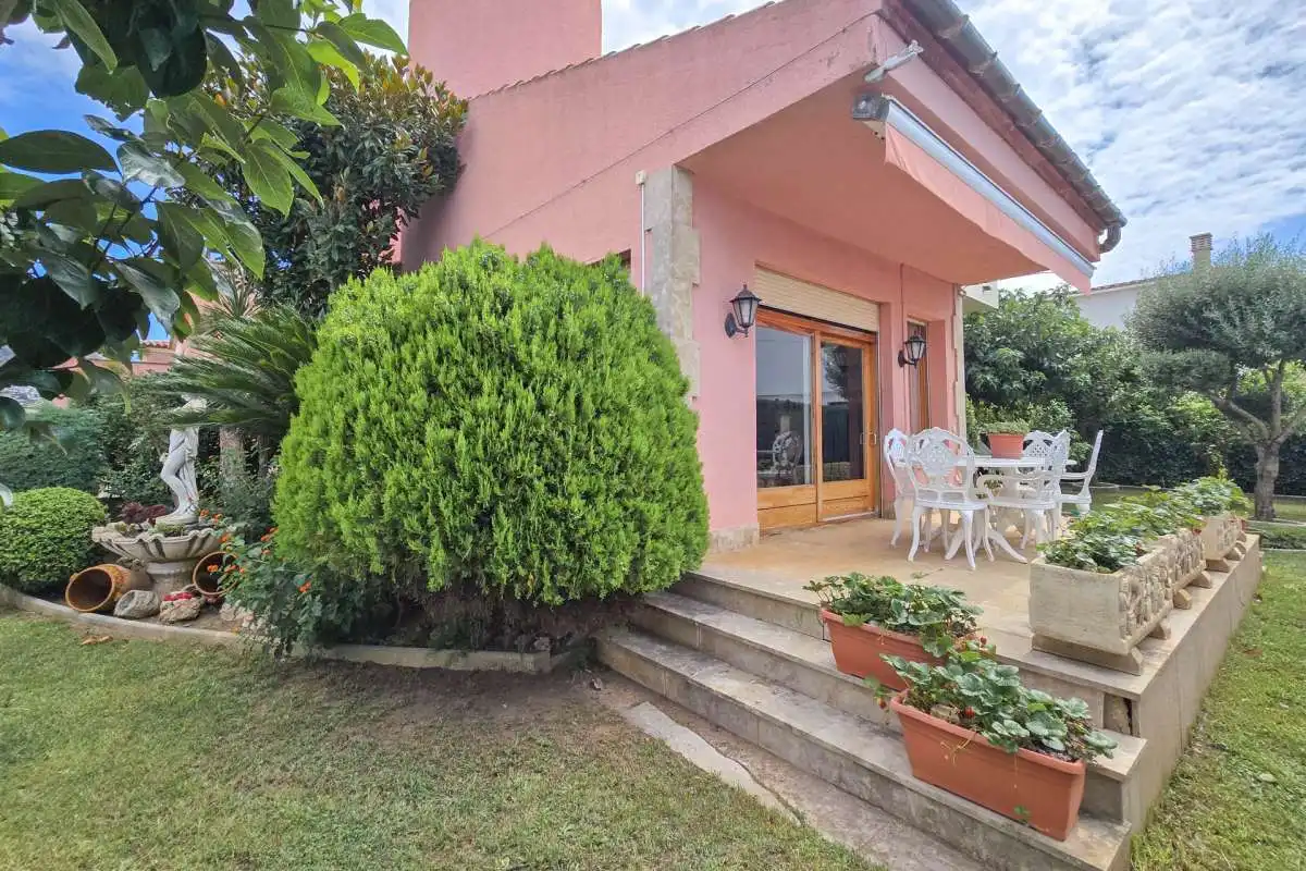 Jardí de Casa o xalet en venda en Roses amb Jardí privat