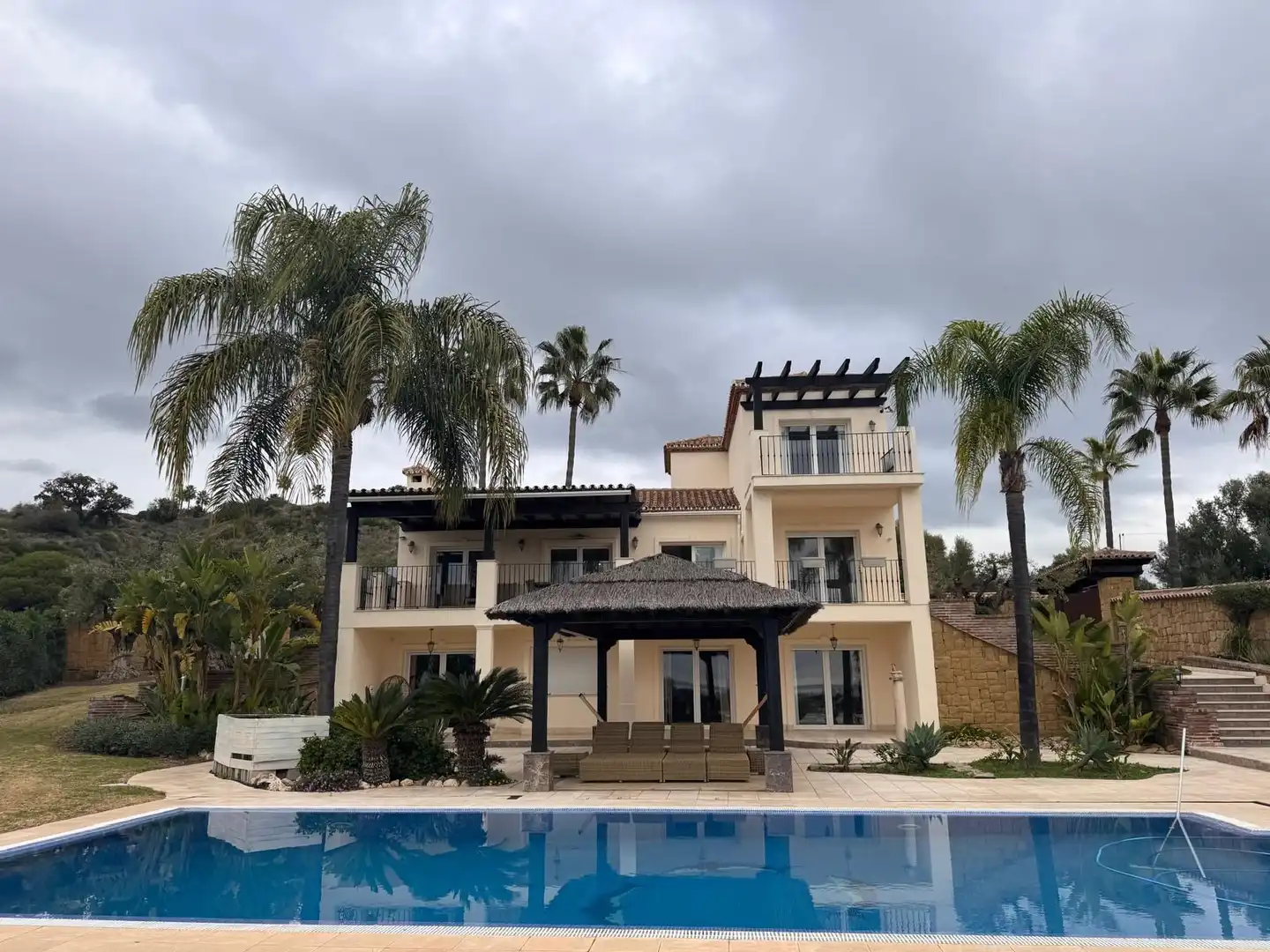 Detached house with pool for sale in Selwo, imagen 2