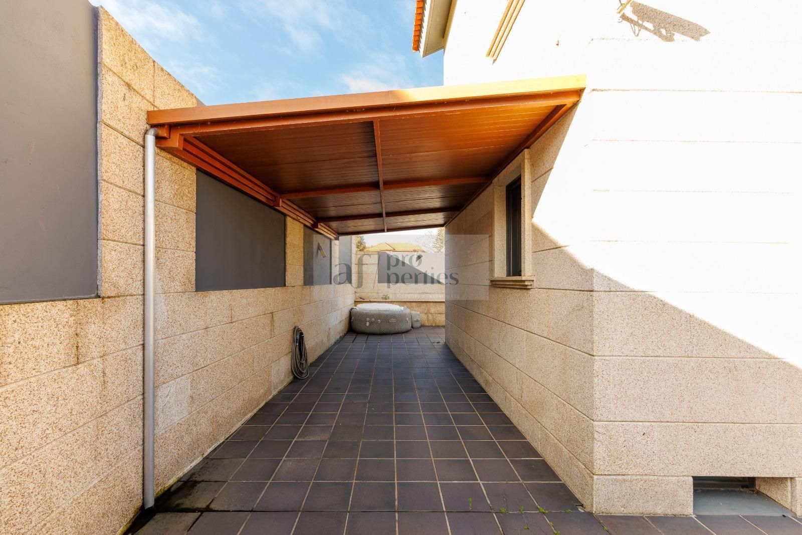 Vista exterior de Casa o chalet en venta en Vigo  con Calefacción, Trastero y Amueblado