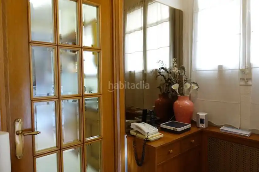 Dormitori de Casa o xalet en venda en Girona amb Calefacció, Jardí privat i Moblat