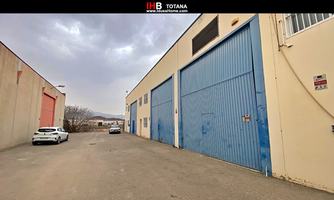 Vista exterior de Nau industrial en venda en Totana