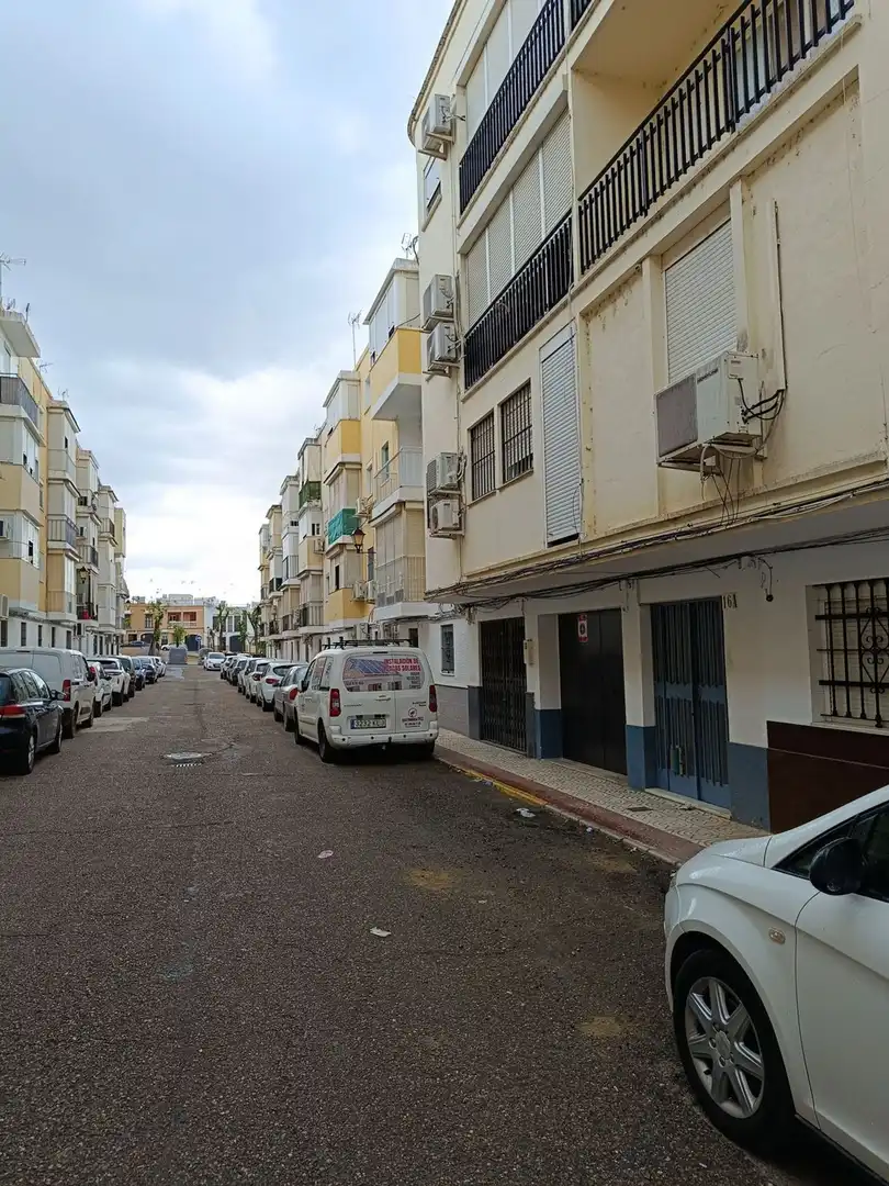 Vista exterior de Piso en venta en Lora del Río