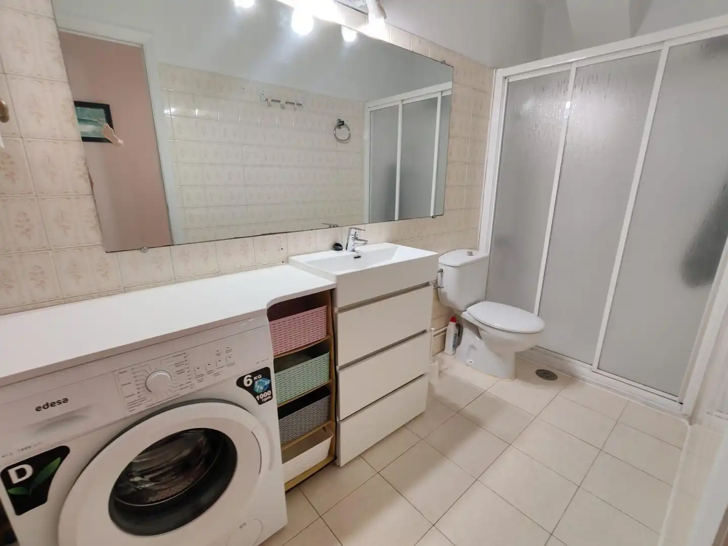 Bathroom of Flat for rent in Vigo   with Terrace, Furnished and Balcony