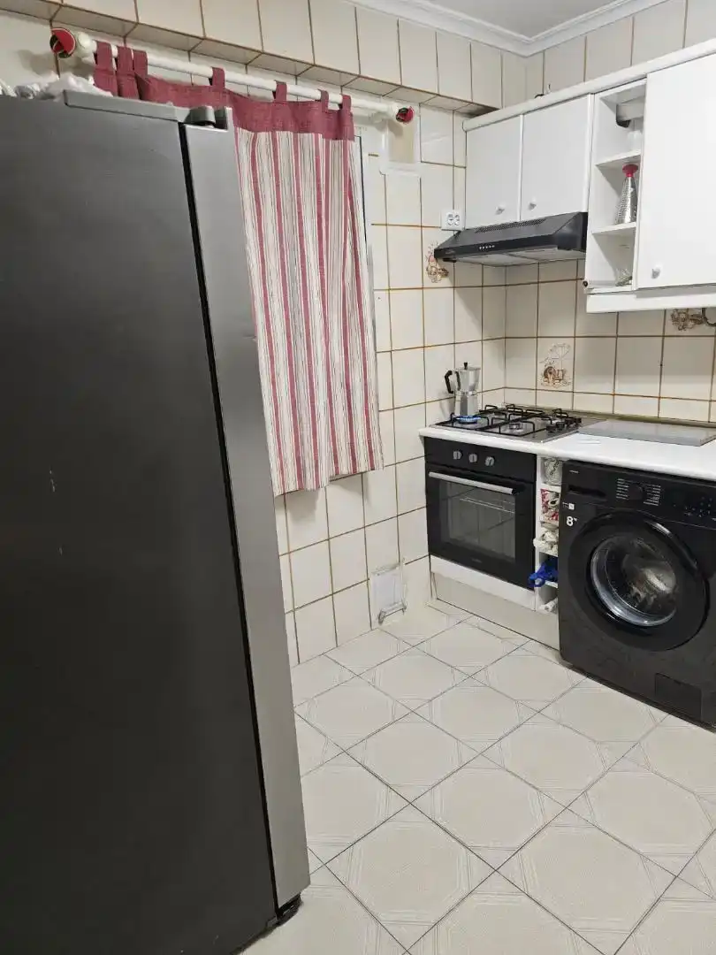 Küche von Wohnung zur Miete in Parla mit Klimaanlage, Ofen und Waschmaschine