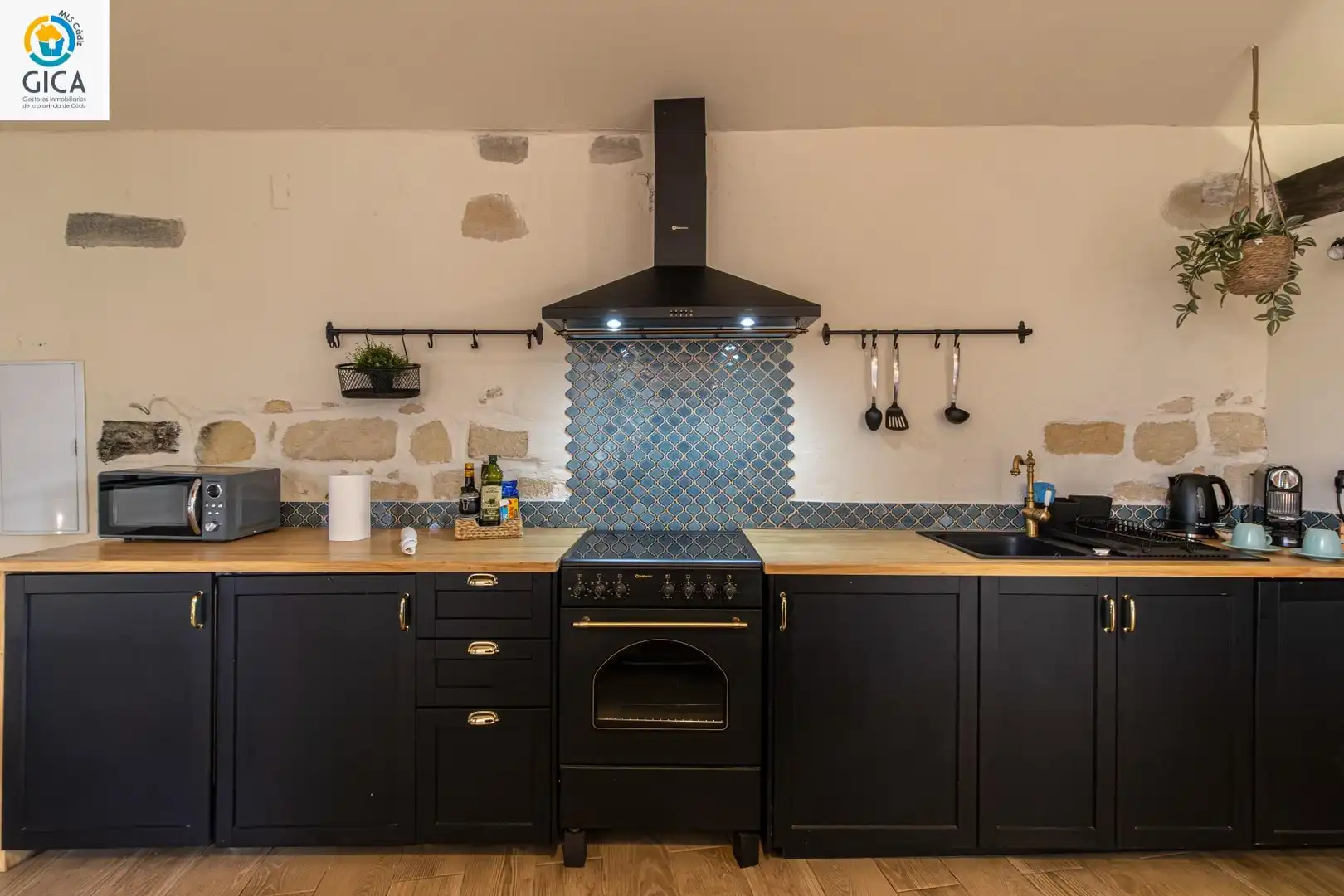 Kitchen of Houses for sale in Jerez de la Frontera  with Air Conditioner, Heating and Storage room