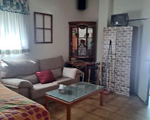 Sala d'estar de Casa o xalet en venda en Aldeamayor de San Martín amb Piscina