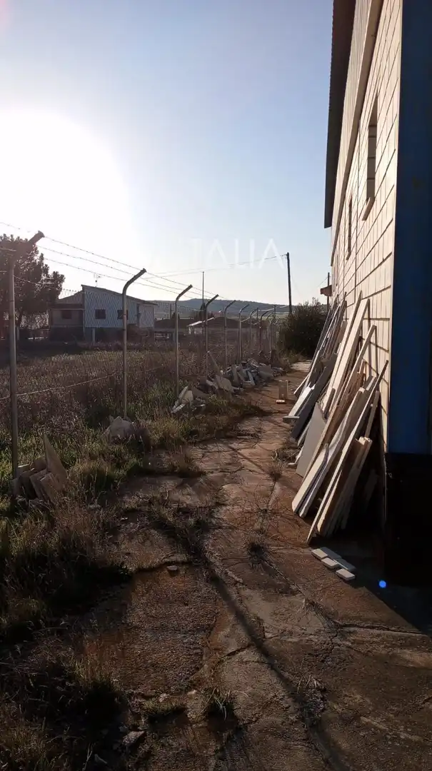 Nave industrial en venta en Osa de la Vega